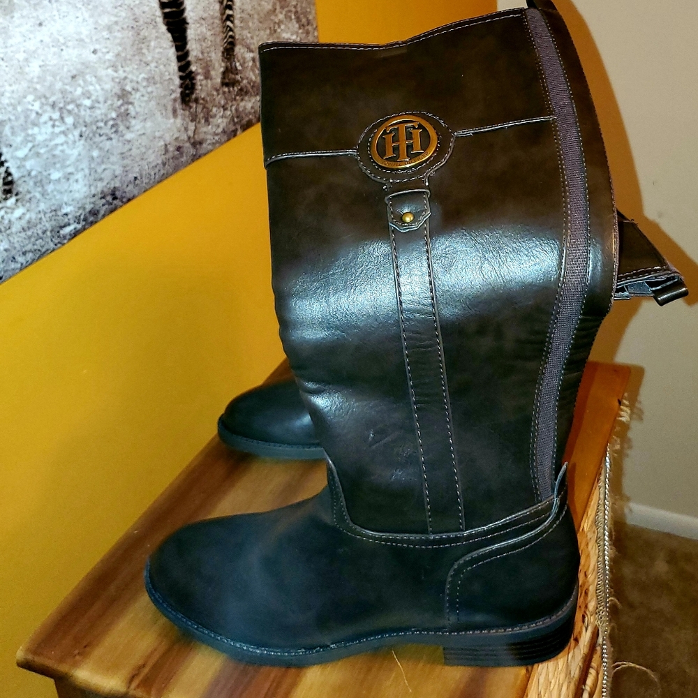 Boots - Picture 3 of 3